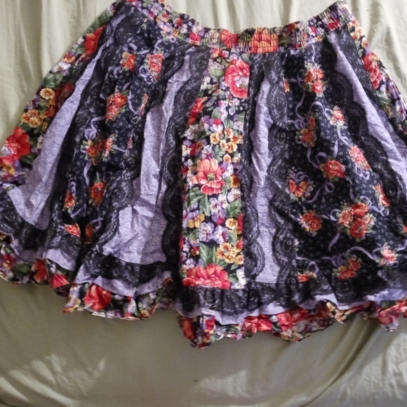 Skirt - Picture 2 of 14